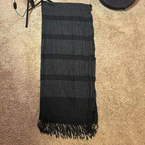Men’s scarf - Picture 1 of 2